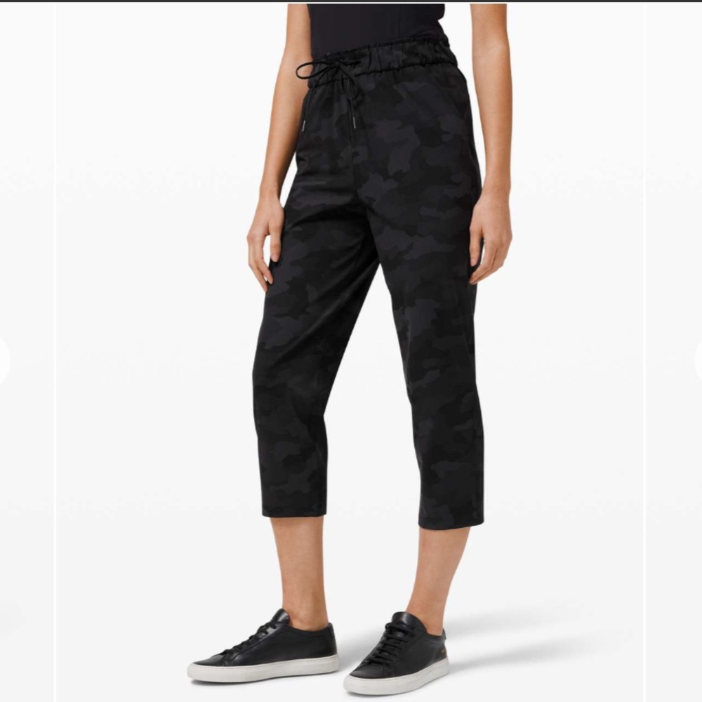 NWT Lululemon Stretch High Rise Crop 23"